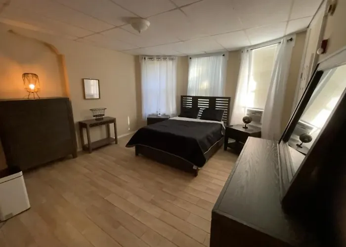 1Br Lovely Space Rental Unit Free Parking Apt 1B