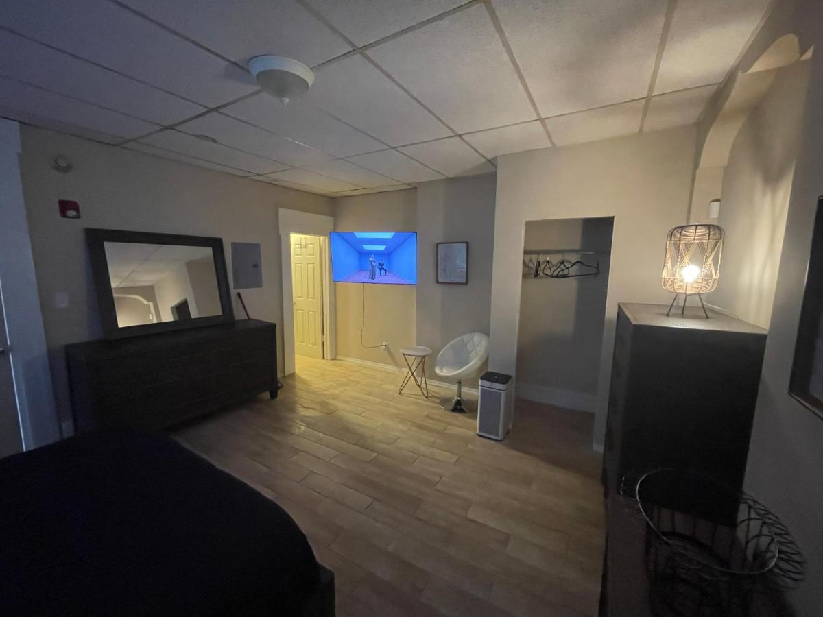 1Br Lovely Space Rental Unit Free Parking Apt 1B Apartamento